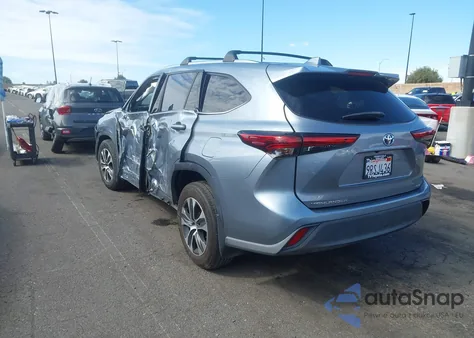 2021 Toyota Highlander Hybrid Xle z USA, uszkodzony, nr VIN 5TDHARAHXMS008862
